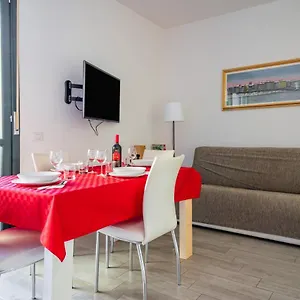  Appartamento Residential Con Balcone Italia