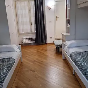  Appartamento Historic Center - With 2 Single Beds Italia
